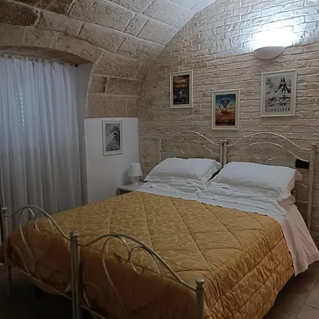 Il Vecchio Carrubo - Con Piscina A Sfioro *