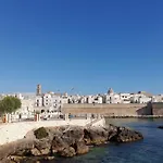 Il Vecchio Carrubo - Con Piscina A Sfioro *