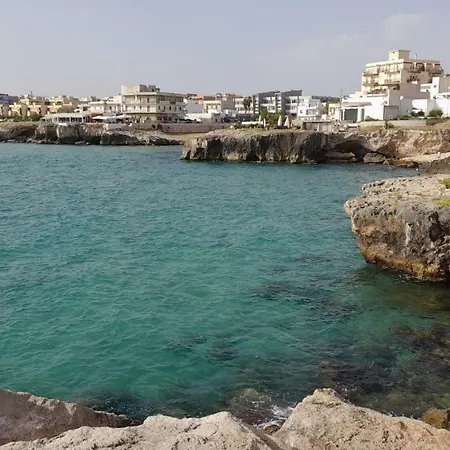 Il Vecchio Carrubo - Con Piscina A Sfioro Villa