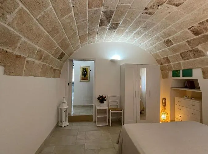 Il Vecchio Carrubo - Con Piscina A Sfioro Villa